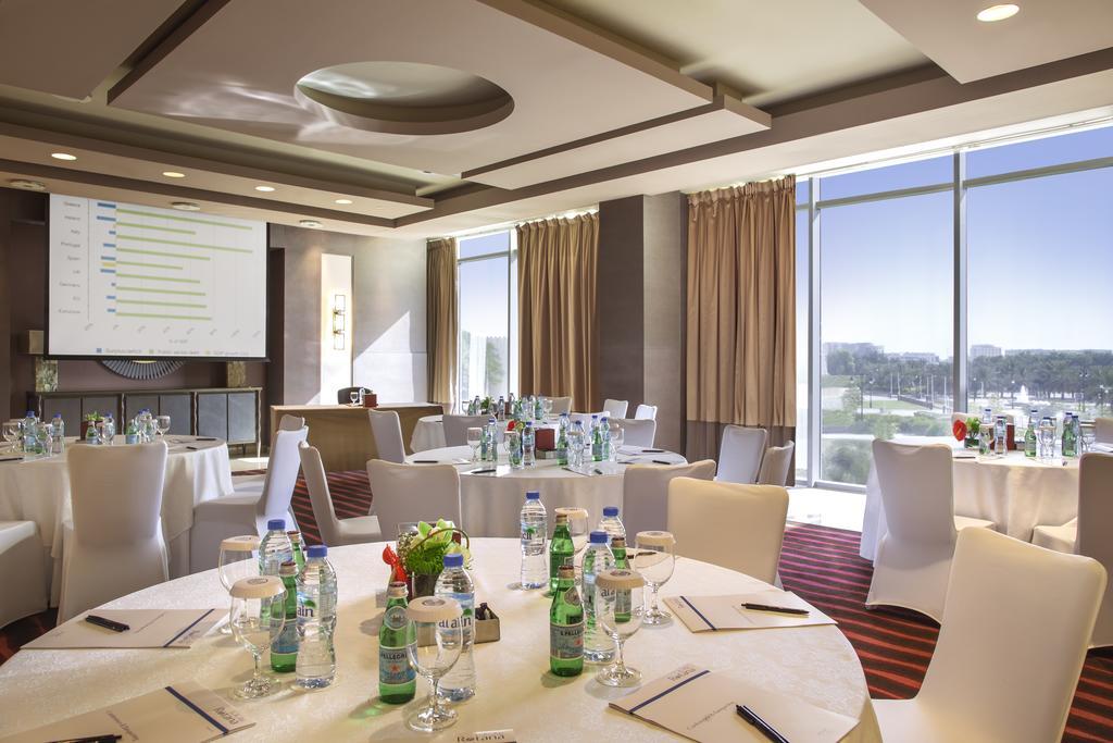 Park Arjaan By Rotana, Апарт-отель 4*